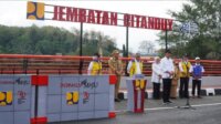 Jokowi Resmikan Sejumlah Ifrastruktur di Jawa Barat Jokowi Resmikan Sejumlah Ifrastruktur di Jawa Barat